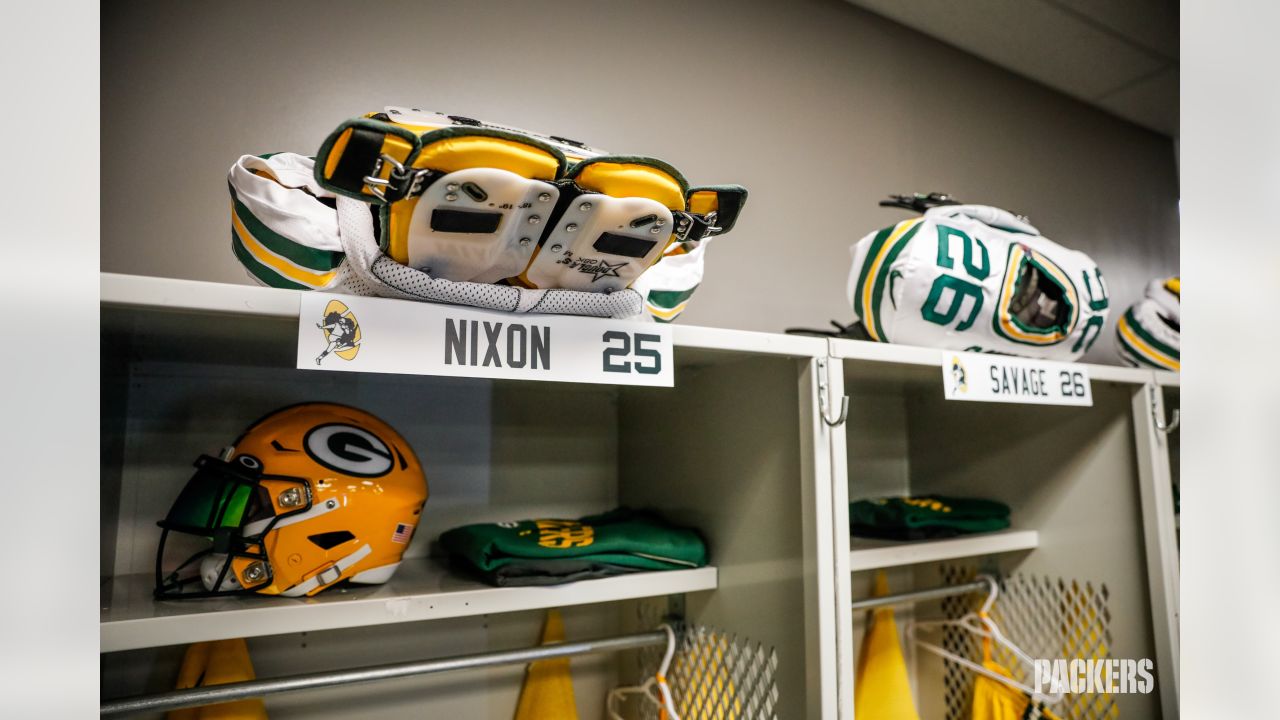 Behind-the-scenes look inside the Packers' locker room before