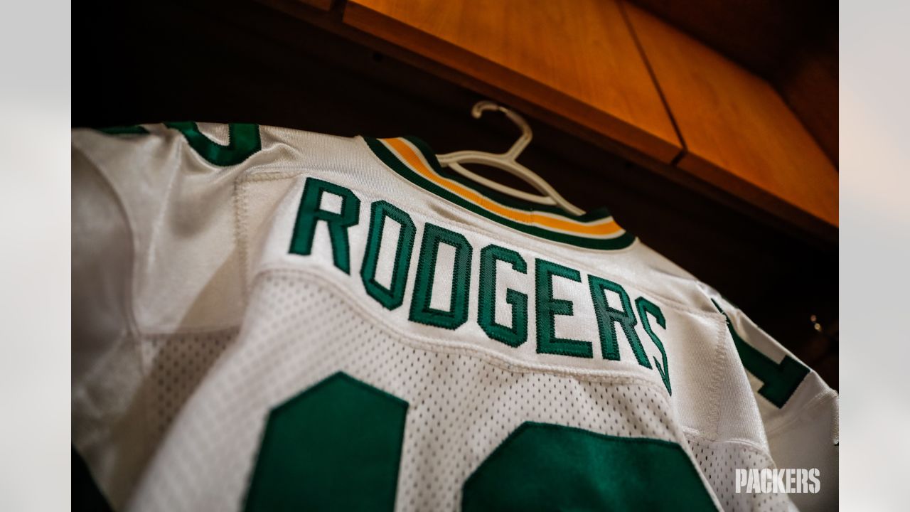 Behind the scenes: Packers' white-out uniforms ready for Titans game