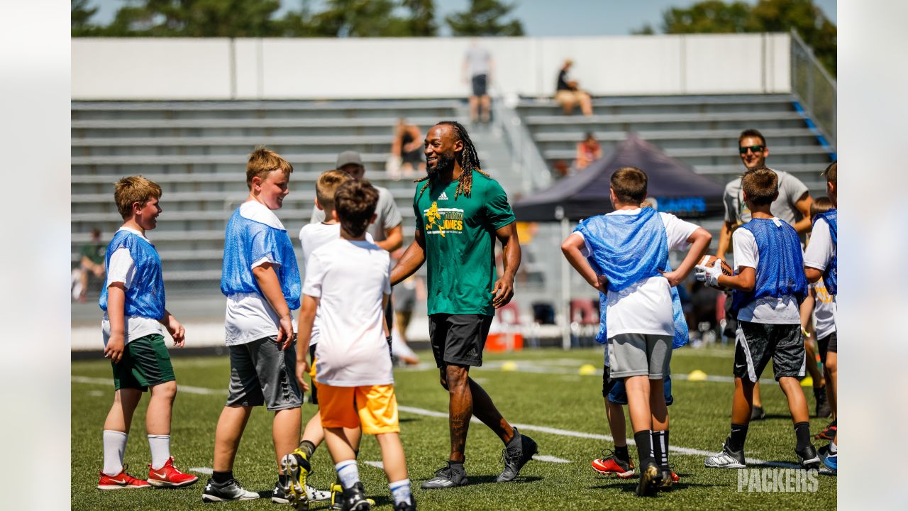 Packers RB Aaron Jones hosts youth football camp at Notre Dame