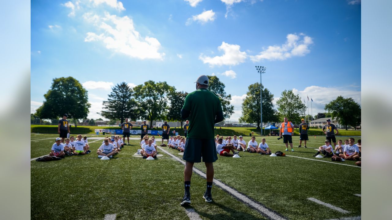 Randall Cobb hosts Football ProCamp in Green Bay