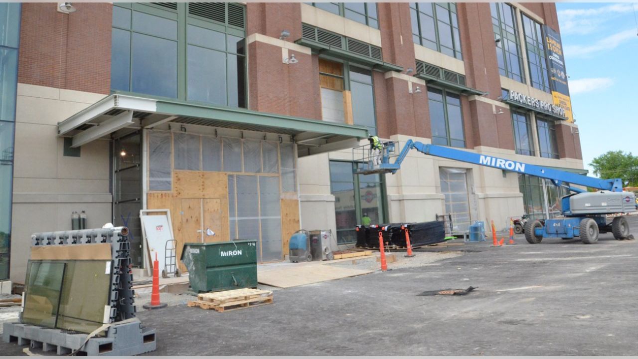 Green Bay Packers Pro Shop - Miron Construction