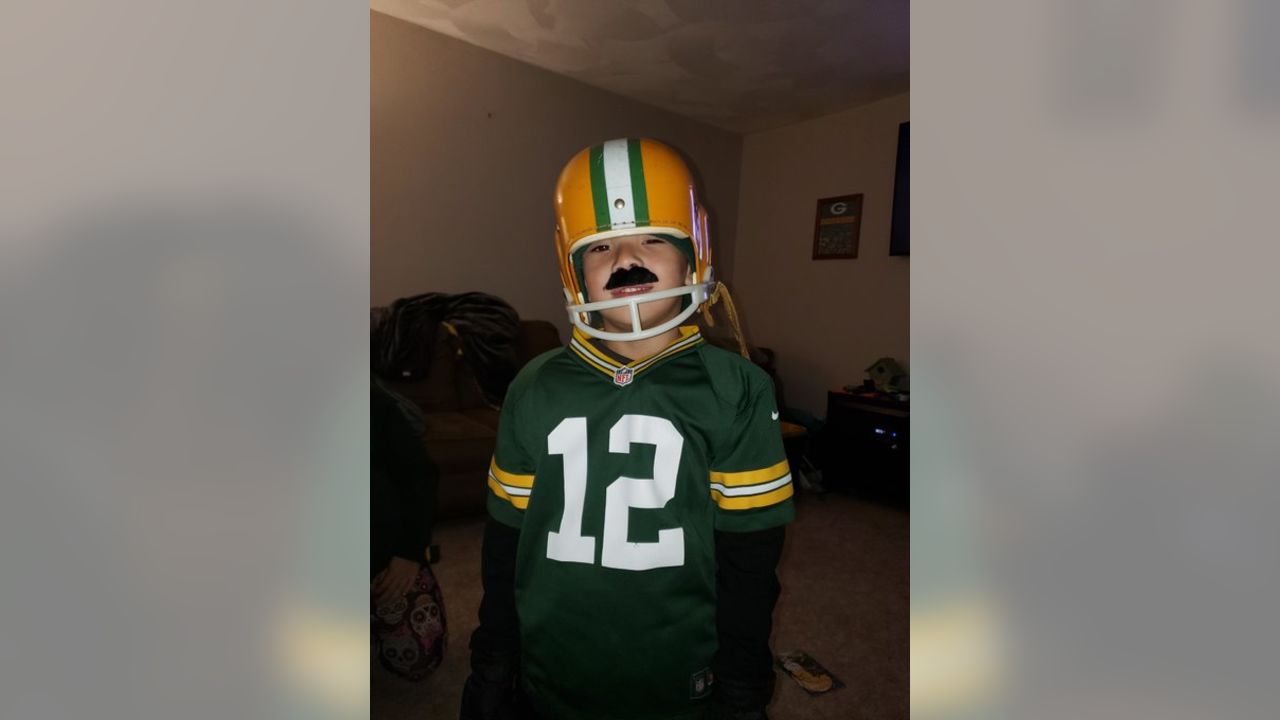 Packers fans show off their Halloween costumes