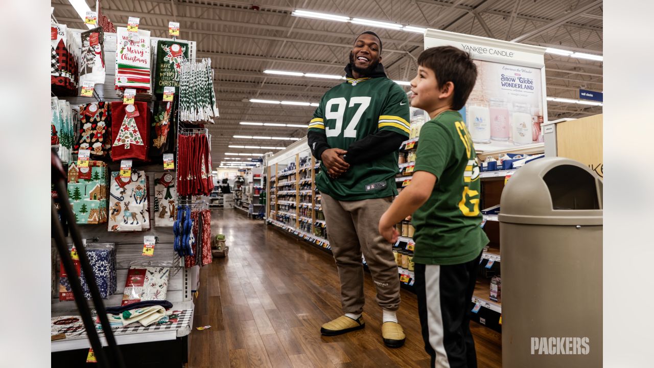 Photos: Packers players shop with kids from Pals Program at Meijer