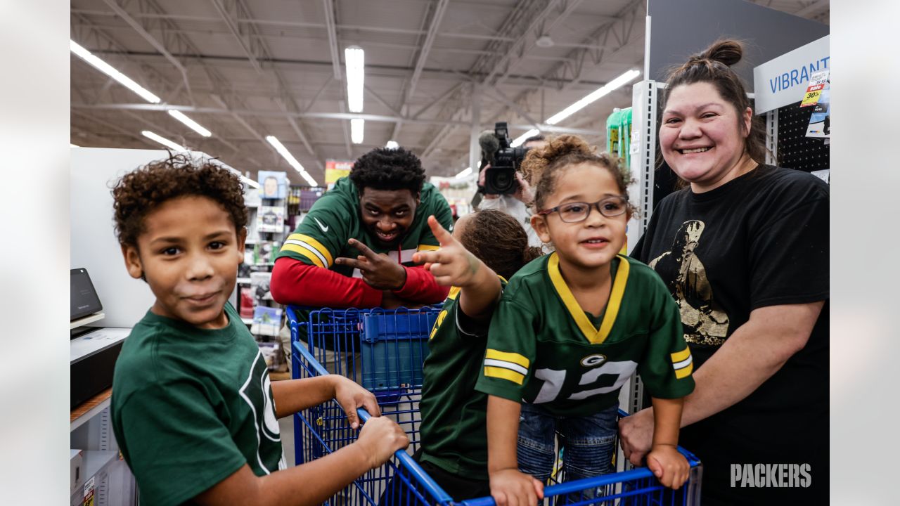 Photos: Packers players shop with kids from Pals Program at Meijer