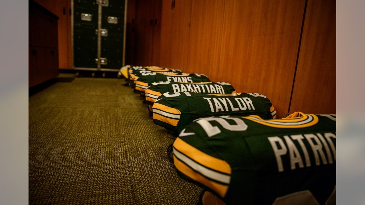 Behind the scenes: Inside Green Bay's locker room