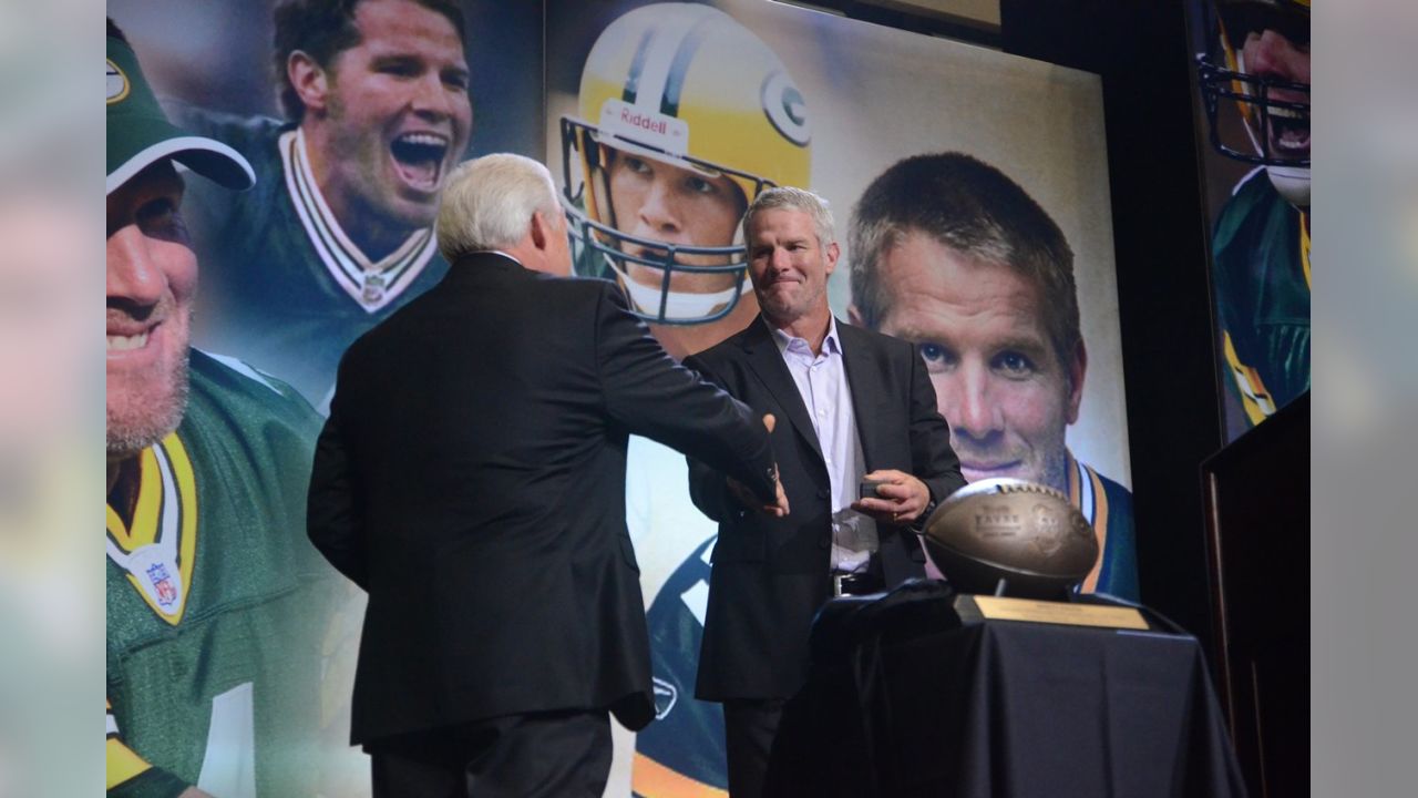 Brett Favre's Hall of Fame Induction Photo Gallery - Acme Packing