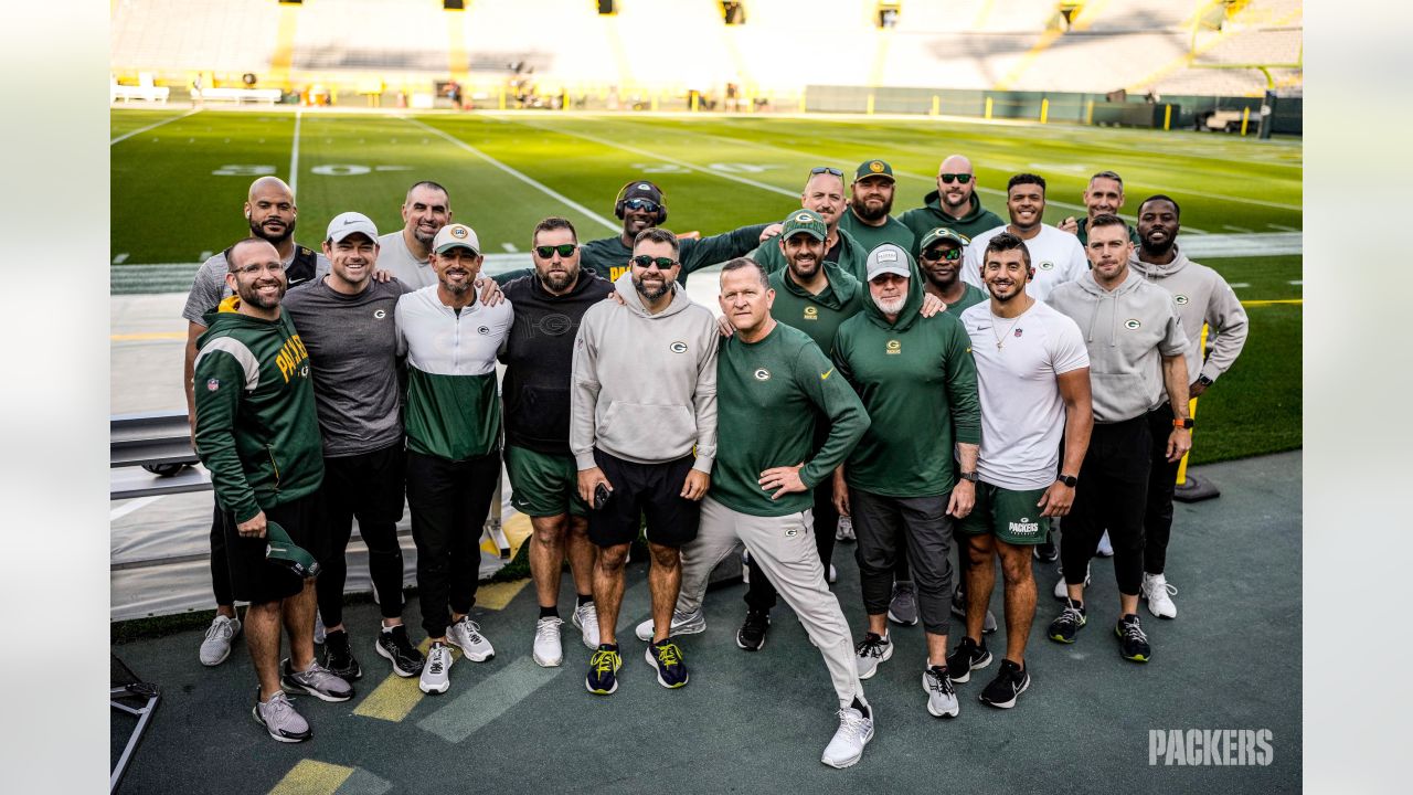 Matt LaFleur & Packers staff take the Knapp Stair Climb challenge 