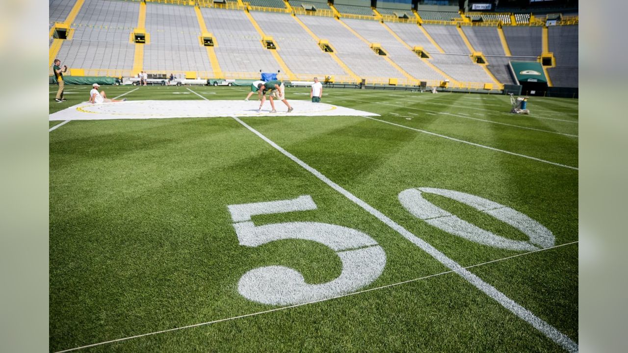 Green Bay Packers: Lambeau Field Endzone View Mural - Officially Licen