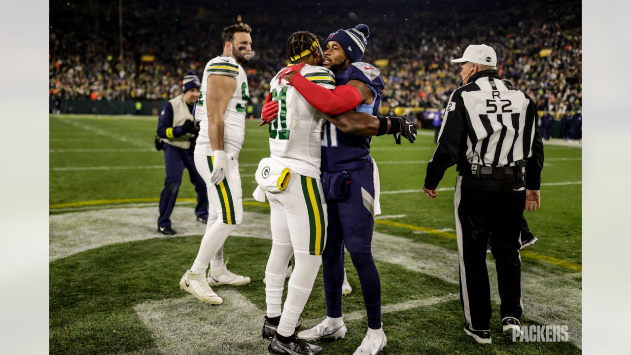 How  Prime's 'TNF' studio crew stayed warm during Titans-Packers at  Lambeau Field