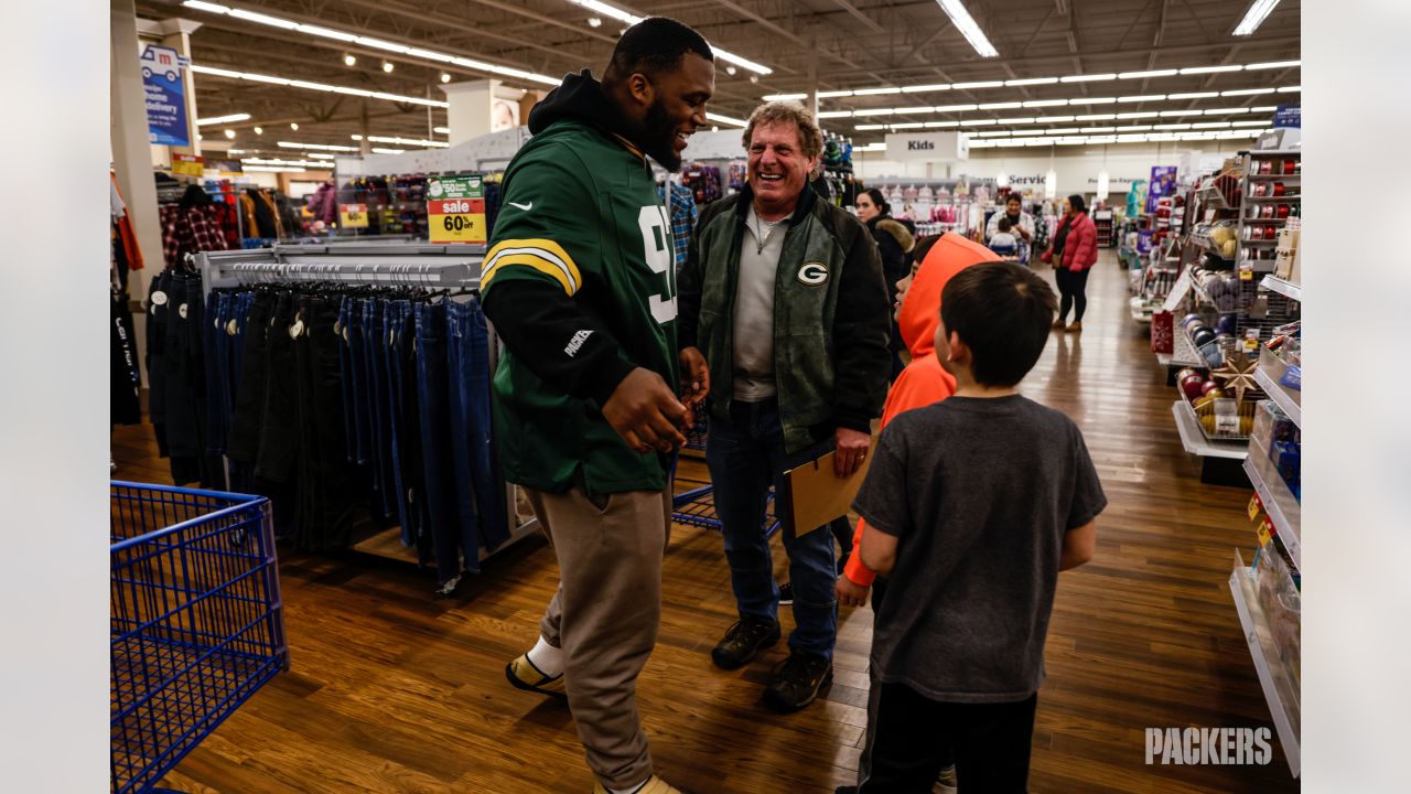 Photos: Packers players shop with kids from Pals Program at Meijer