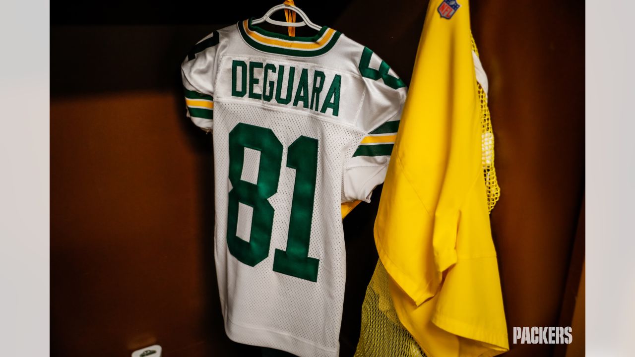 Behind the scenes: Packers' equipment staff readies locker room in Atlanta