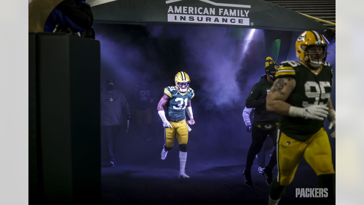 Battle-tested Krys Barnes earning the Packers' trust