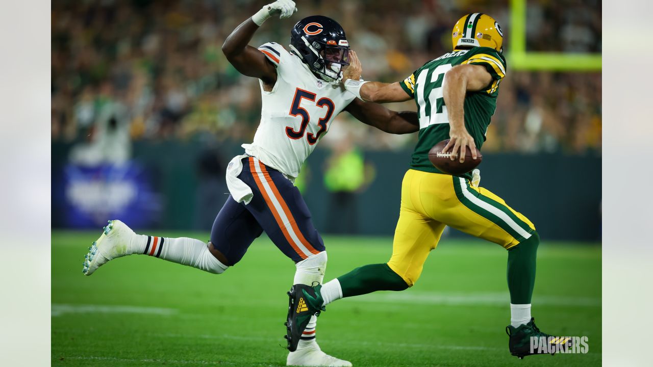 Chicago Bears vs. Green Bay Packers. Fans support on NFL Game. Silhouette  of supporters, big screen with two rivals in background Stock Photo - Alamy