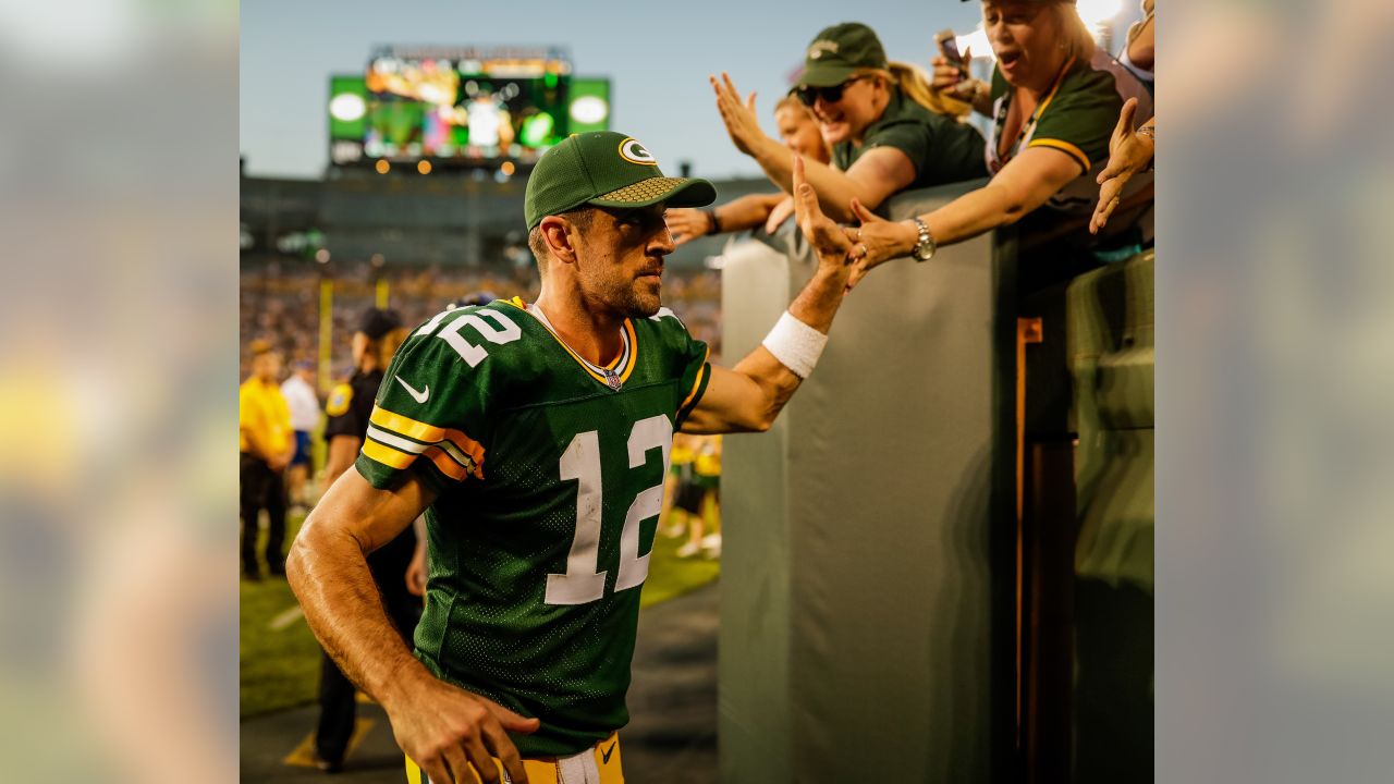 Packers Sign Qb Aaron Rodgers To Contract Extension