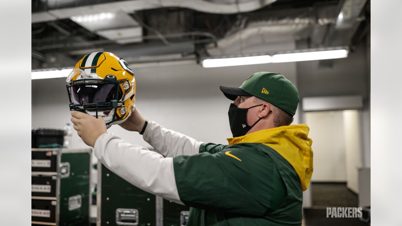 Packers to wear home green jerseys at Soldier Field vs. Bears