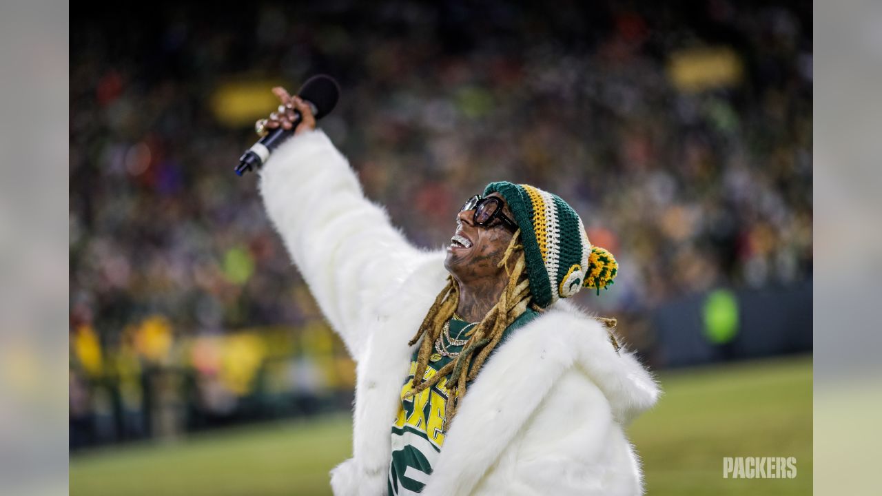 Photos: Anthony Davis, Lil Wayne attend Packers-Seahawks game at Lambeau  Field