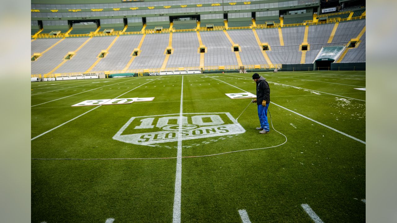 Green Bay Packers: Lambeau Field Endzone View Mural - Officially Licen