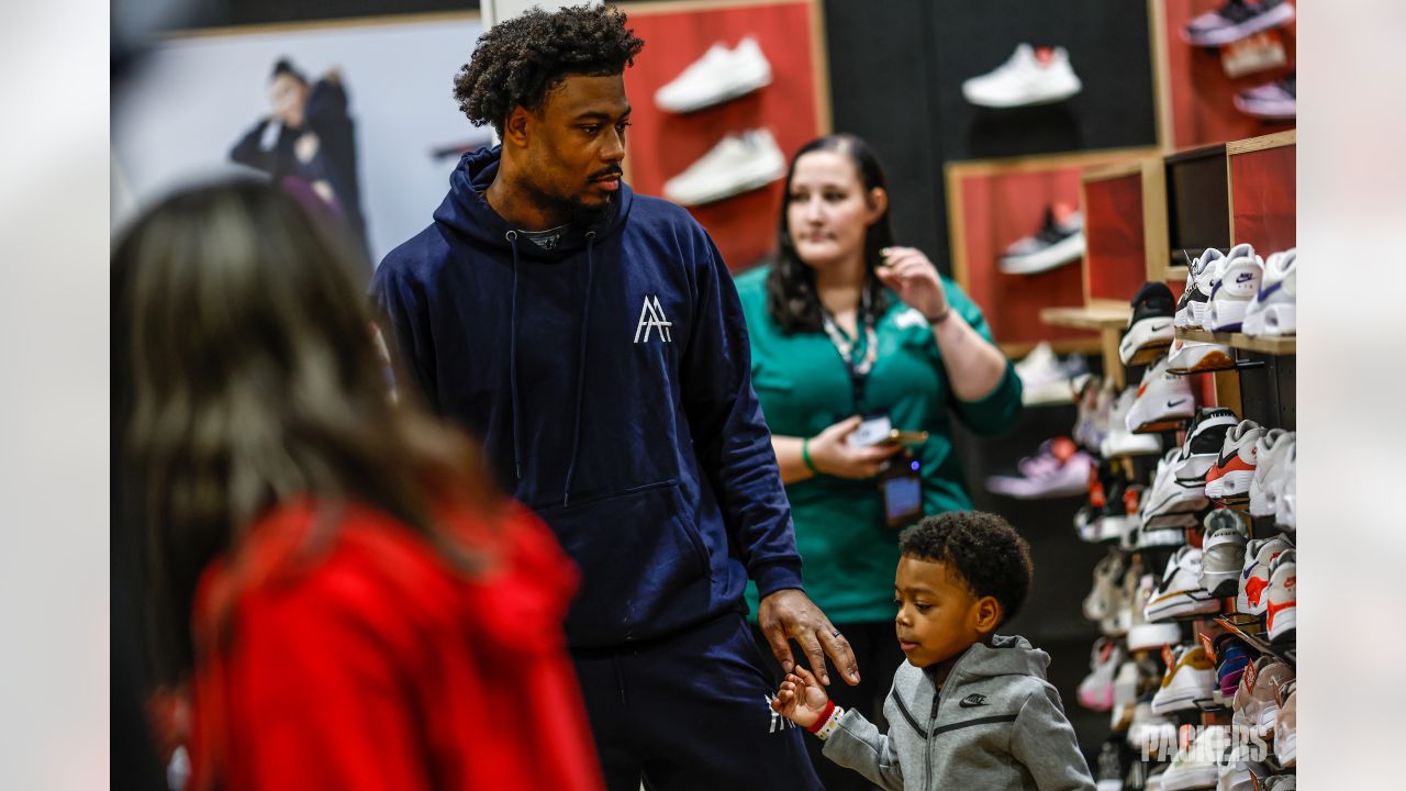 Photos: Tariq Carpenter and teammates host shopping spree for Boys and  Girls Club of Green Bay