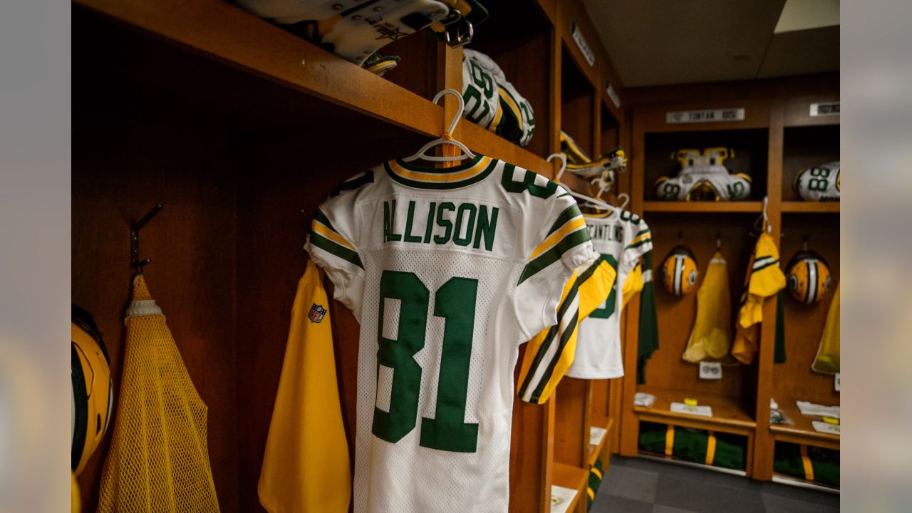 Rockford Native Takes Us Inside Green Bay Packer Locker Room