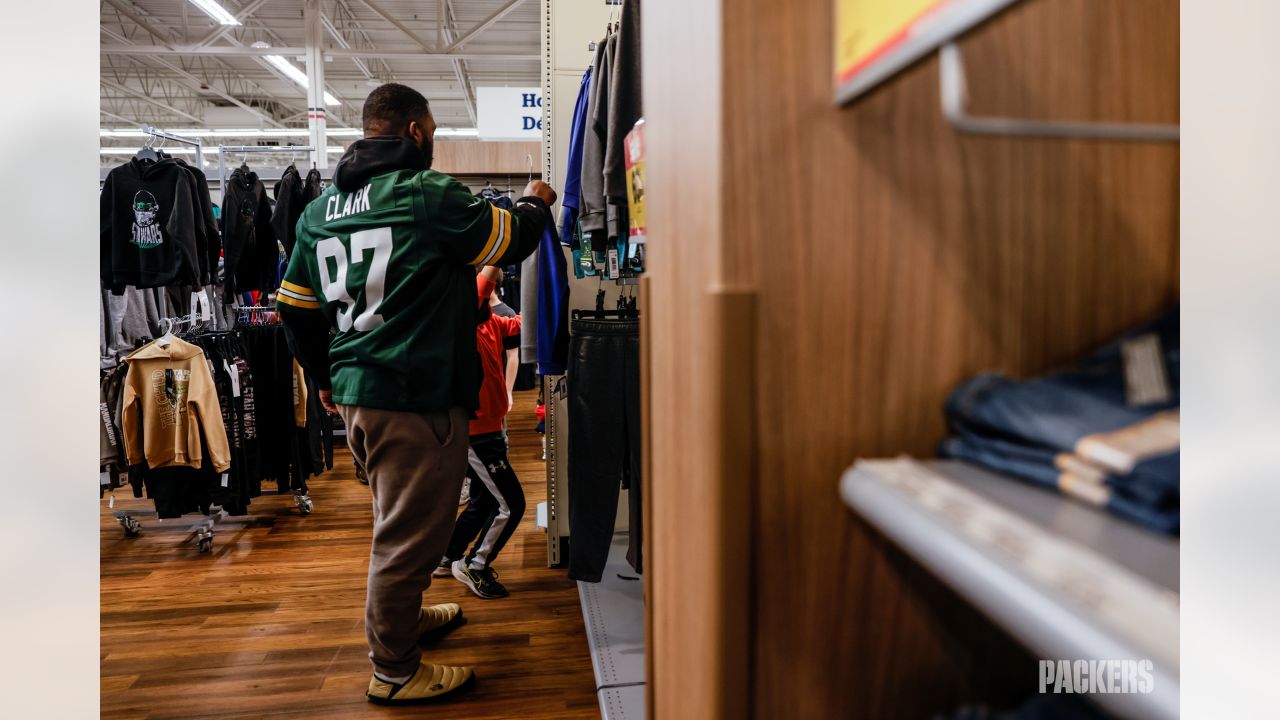 Green Bay Packers on X: Last night we teamed up with @meijer to provide  kids from the @bbbsnew an opportunity to do some holiday shopping for their  families. Each child received a