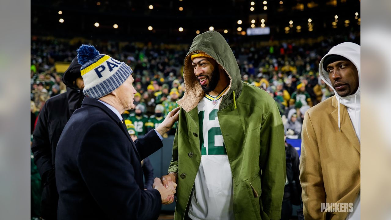 Photos: Anthony Davis, Lil Wayne attend Packers-Seahawks game at Lambeau  Field