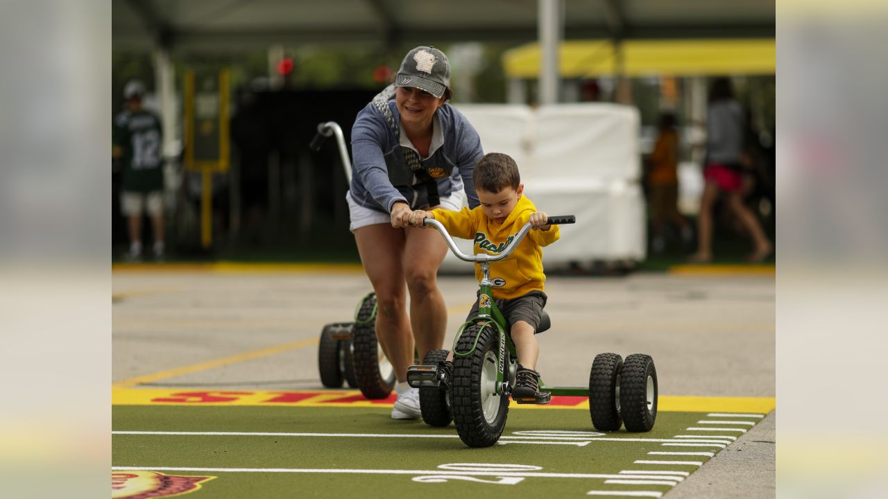 Fans explore Packers Experience