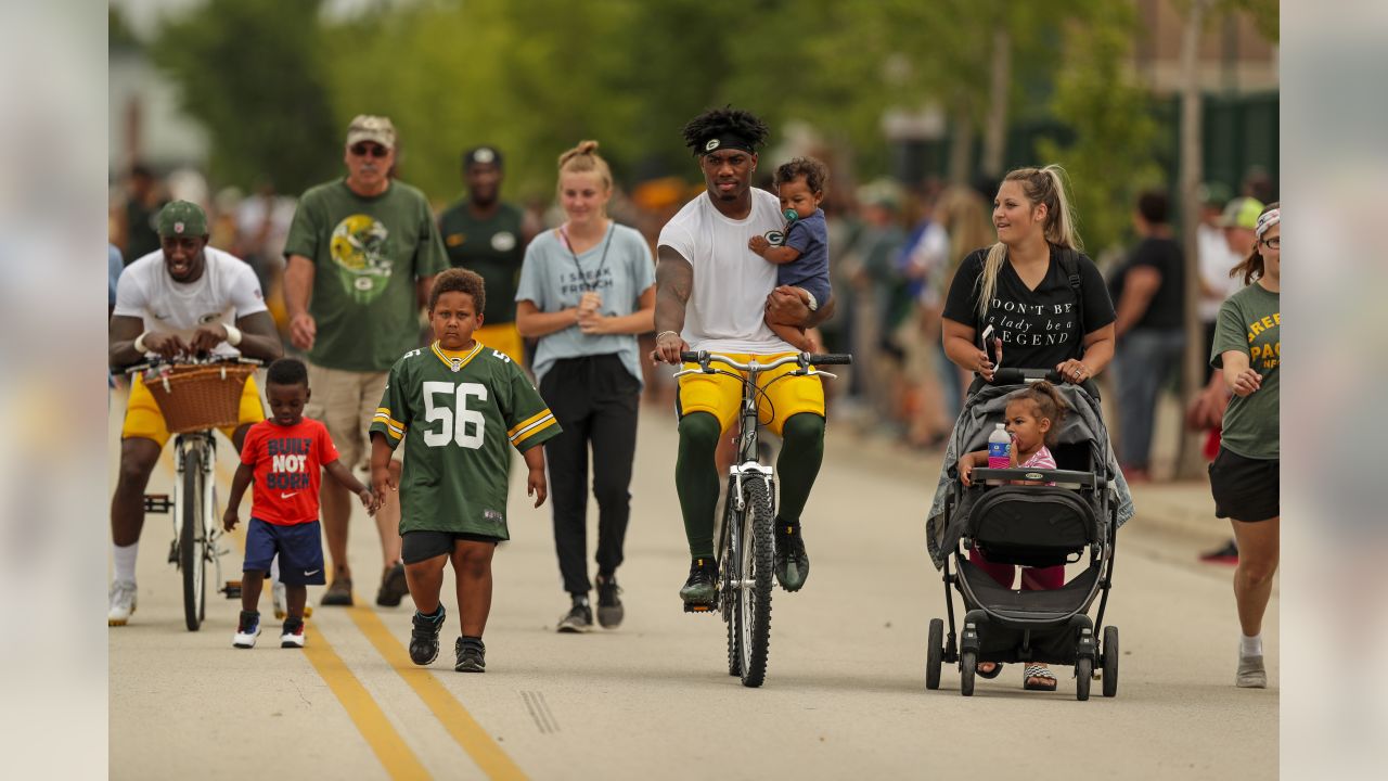 Packers hop on kids' bikes for sweet annual DreamDrive as Green