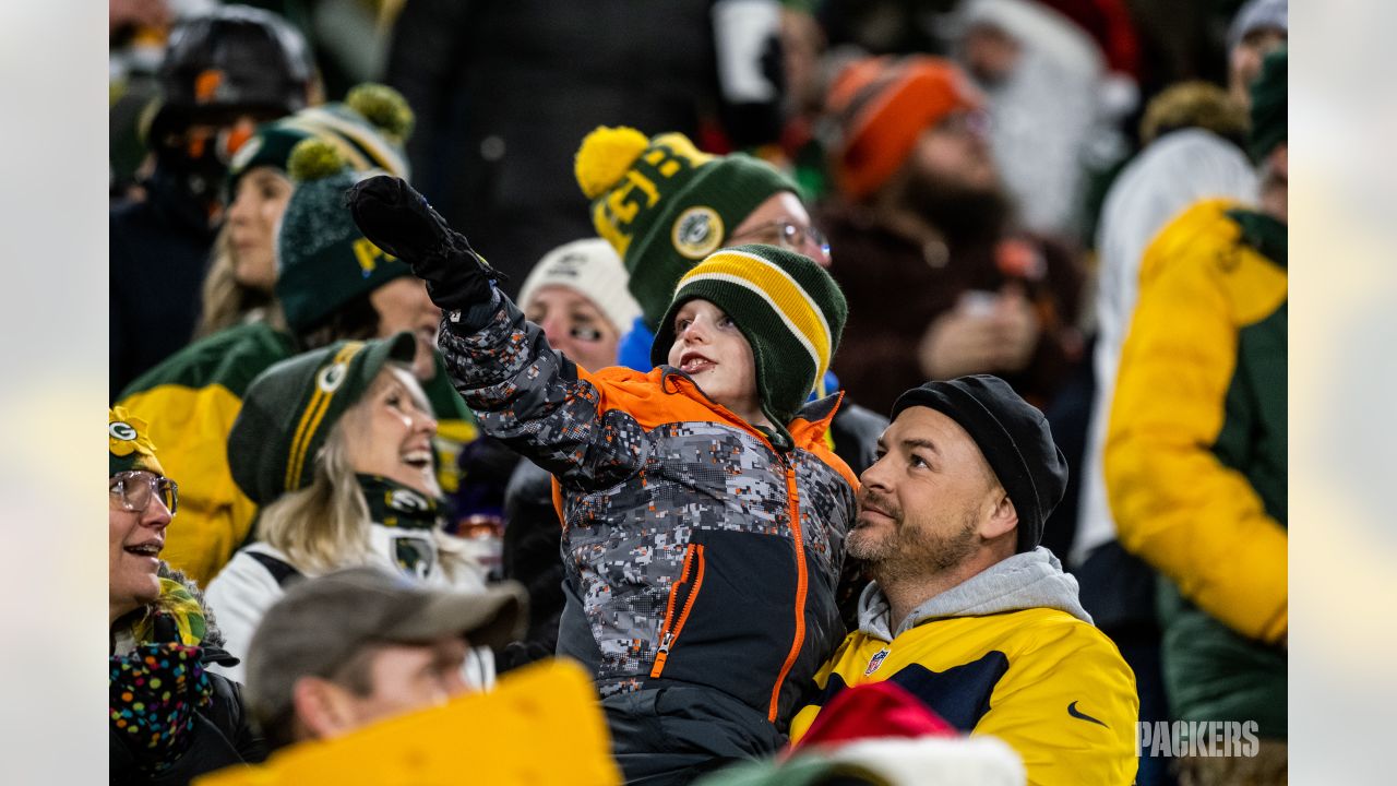 Packer fans celebrate at Lambeau on Christmas Eve