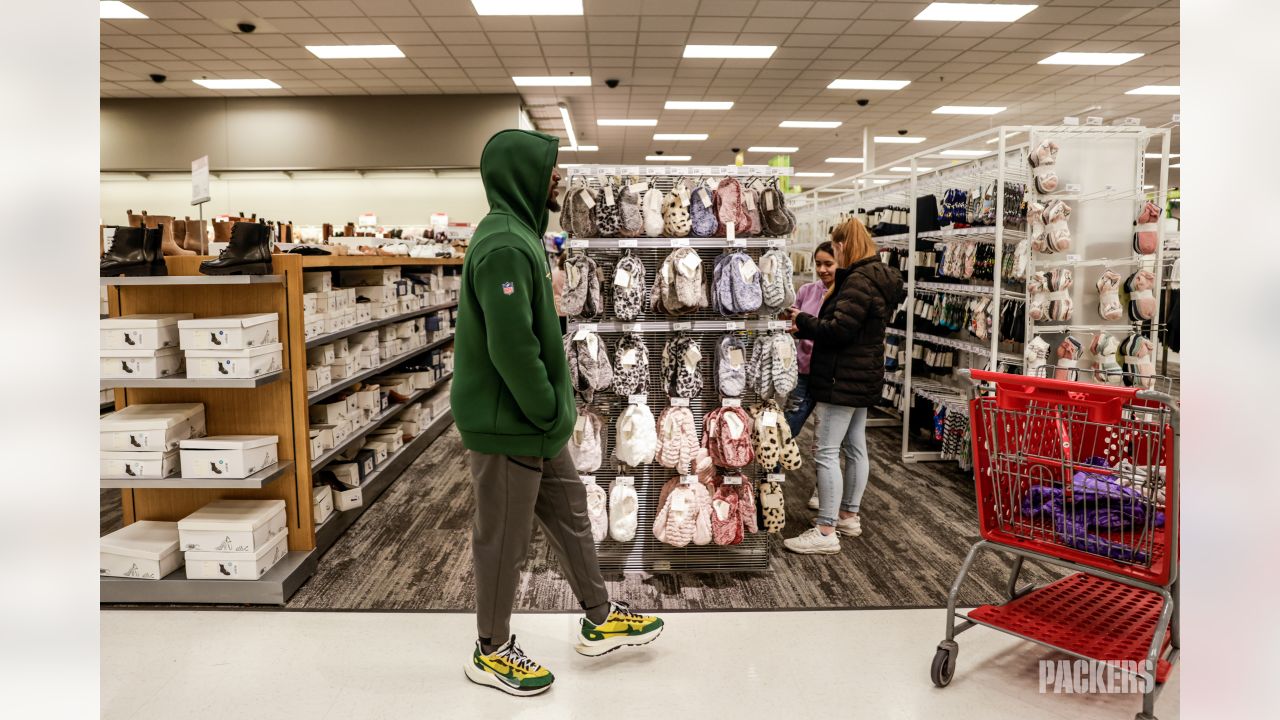 Photos: Tariq Carpenter and teammates host shopping spree for Boys and  Girls Club of Green Bay