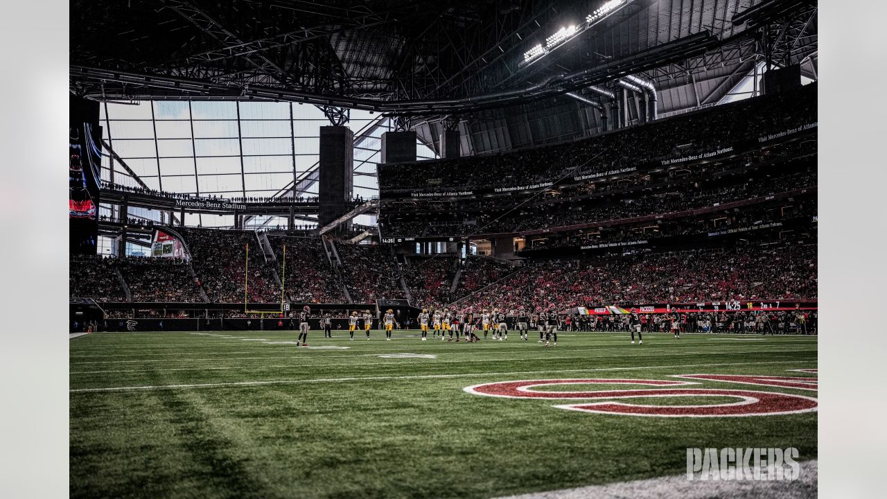 Green Bay Packers vs Atlanta Falcons game photos from Mercedes-Benz Stadium