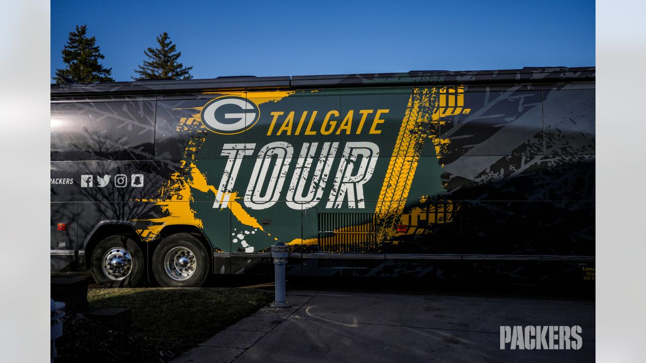 Packers Tailgate Tour surprises Oshkosh West High School students