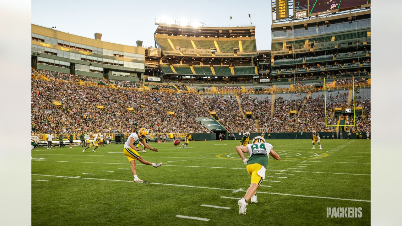 Photos: Packers Family Night shines under the lights at Lambeau Field