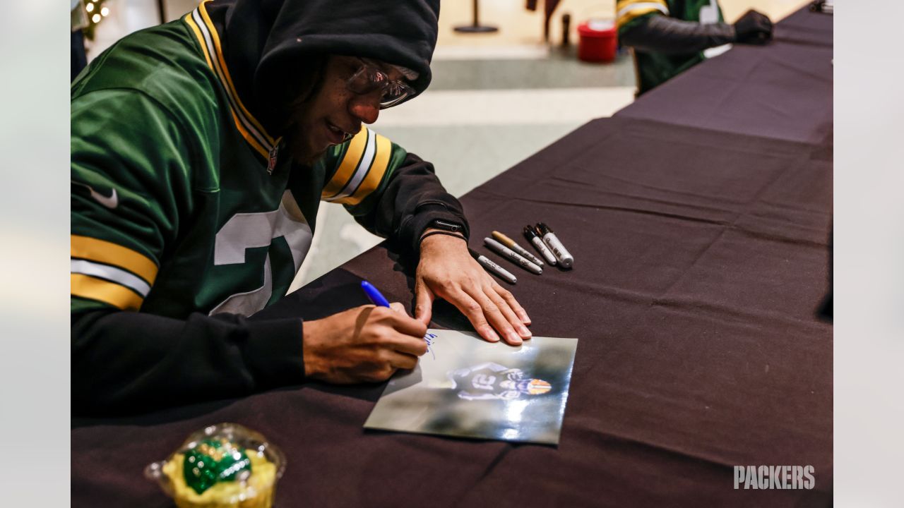 Photos: Eric Stokes, Jaire Alexander sign autographs for Salvation Army's  Red Kettle event