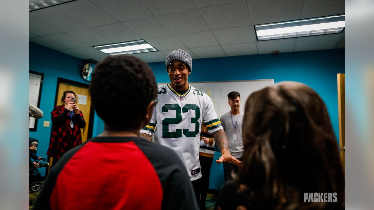 Jaire Alexander surprises Boys & Girls Club with 100 signed jerseys