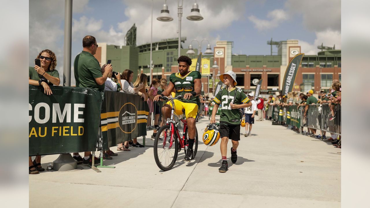 Photos: Packers bike to work Friday