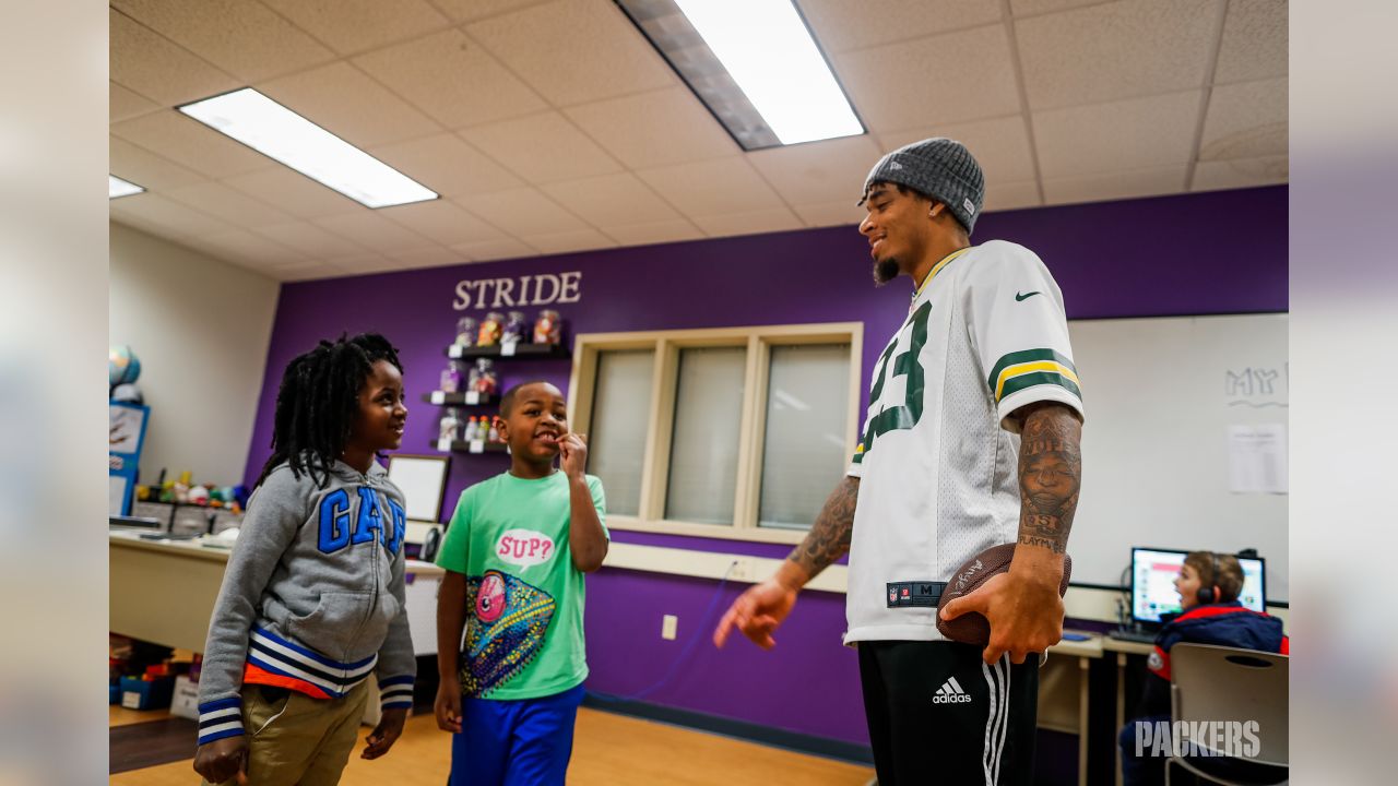 B/R Gridiron on X: Jaire Alexander bought 100 jerseys, brought them to the  local Boys and Girls Club and spent the day with the kids signing them for  everyone 