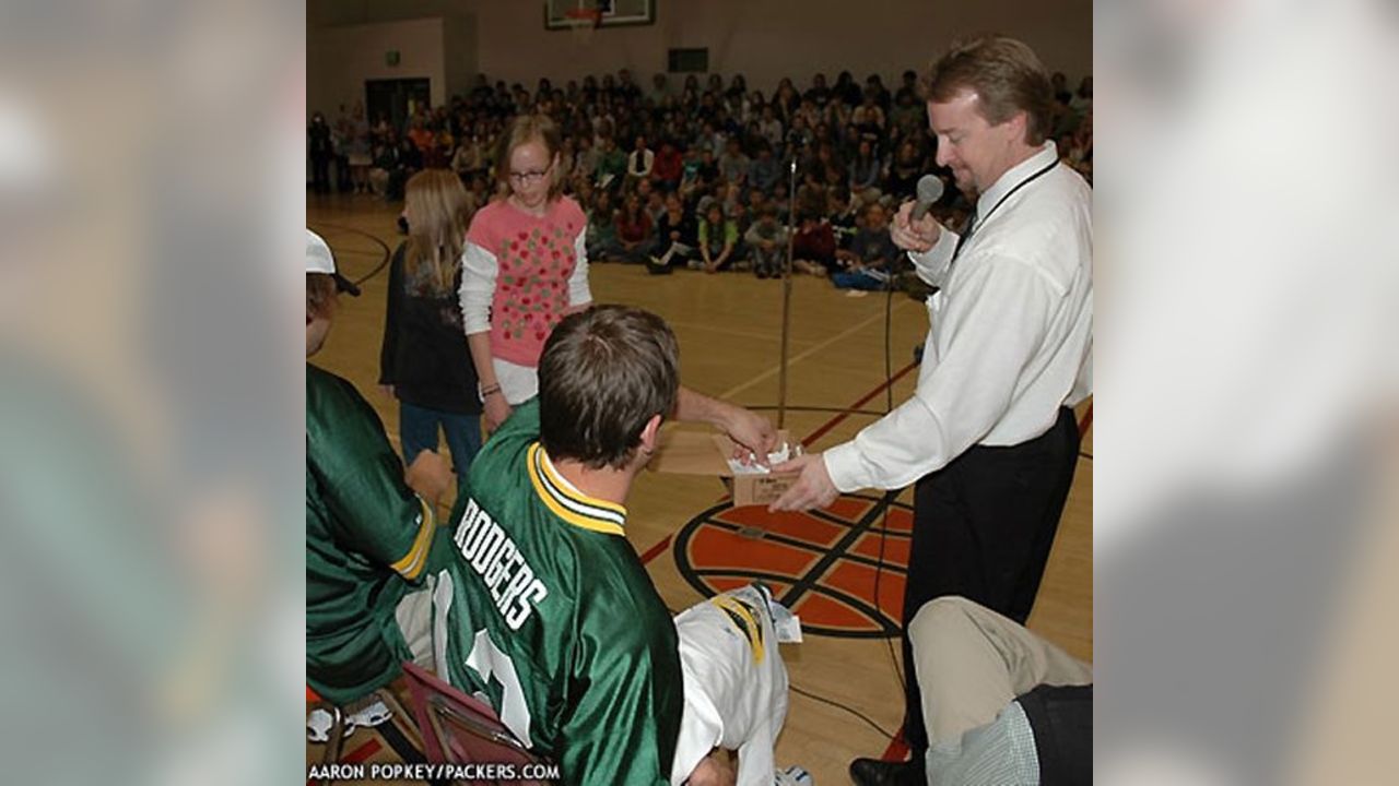 Tickets now on sale for Packer Tailgate Tour in Eau Claire