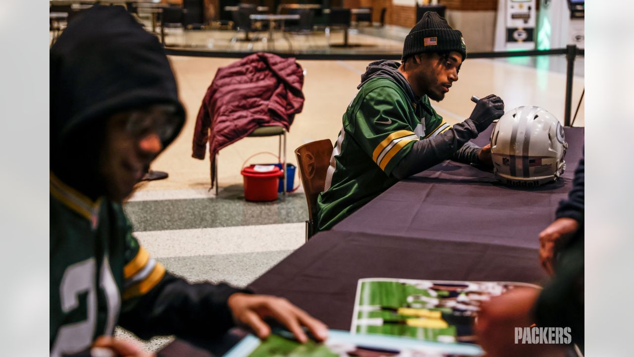 Photos: Eric Stokes, Jaire Alexander sign autographs for Salvation Army's  Red Kettle event