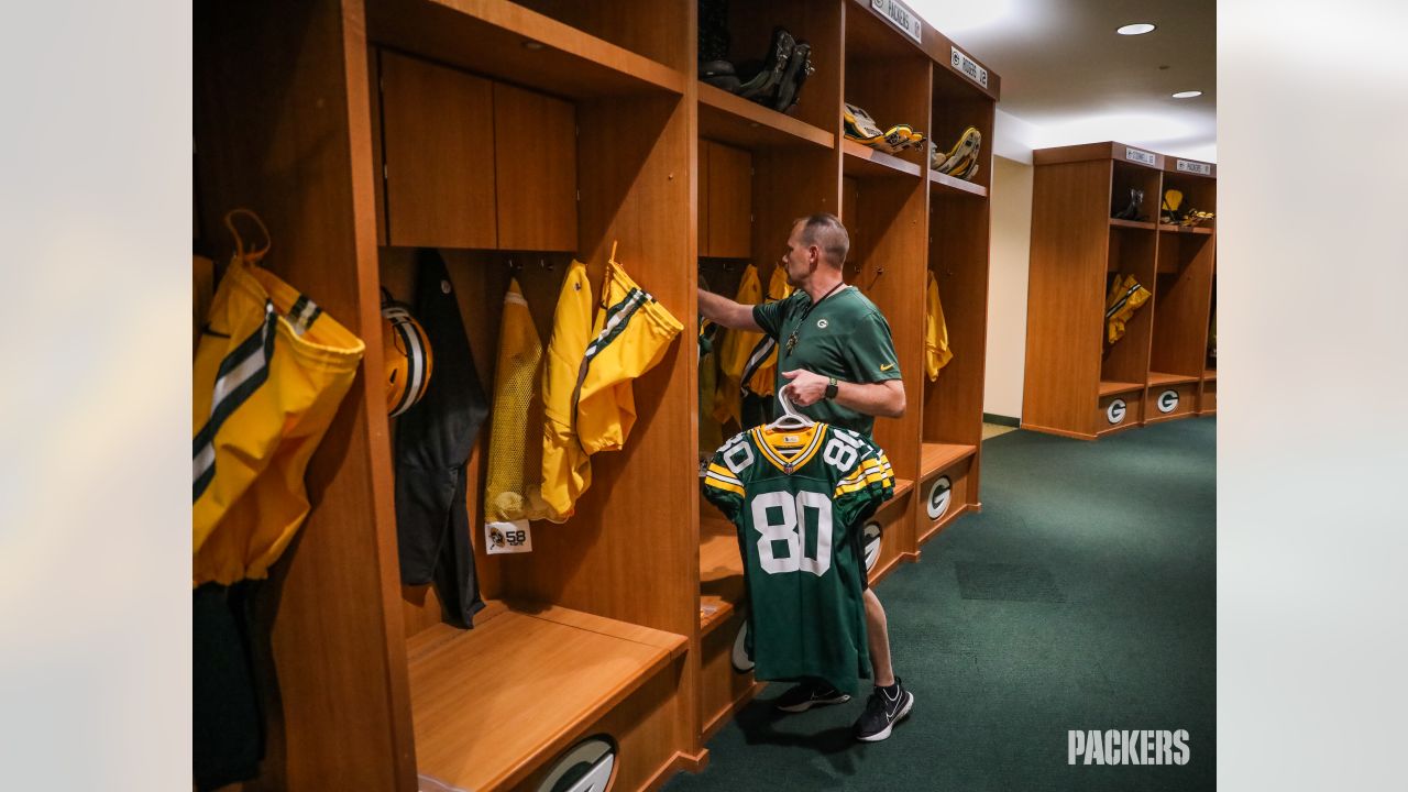 Behind the scenes: Inside Green Bay's locker room