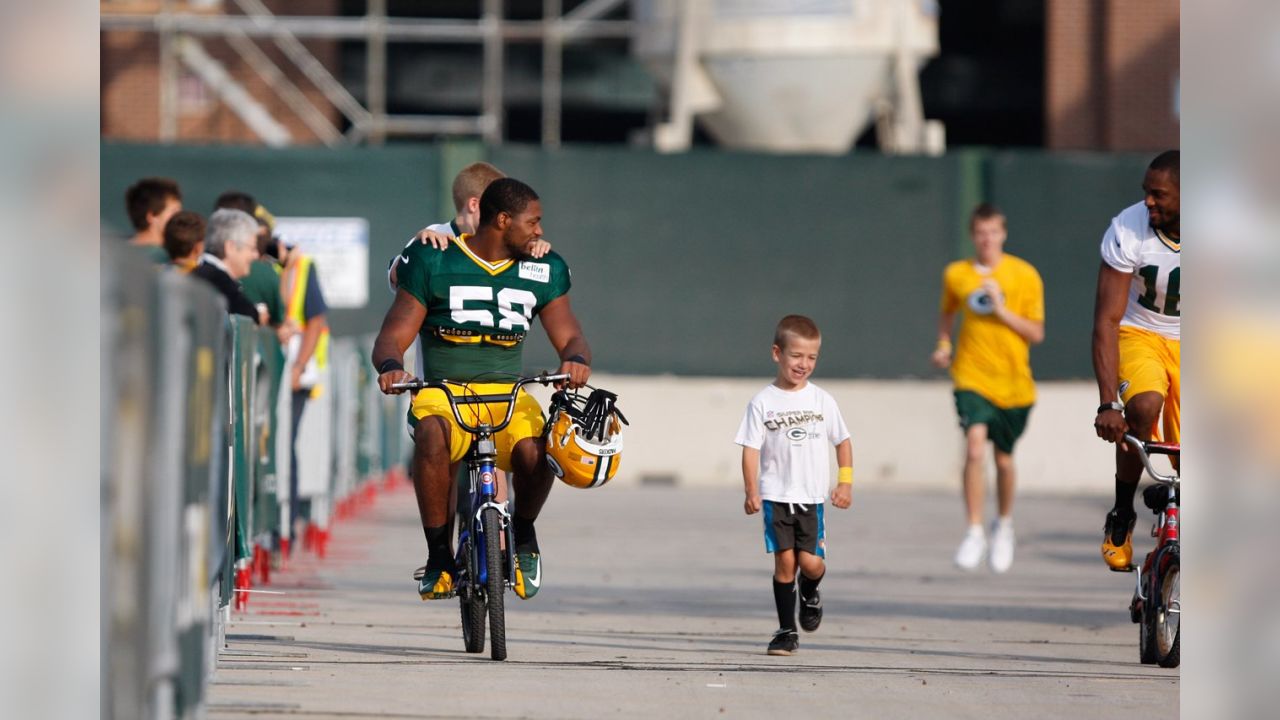 Packers hop on kids' bikes for sweet annual DreamDrive as Green