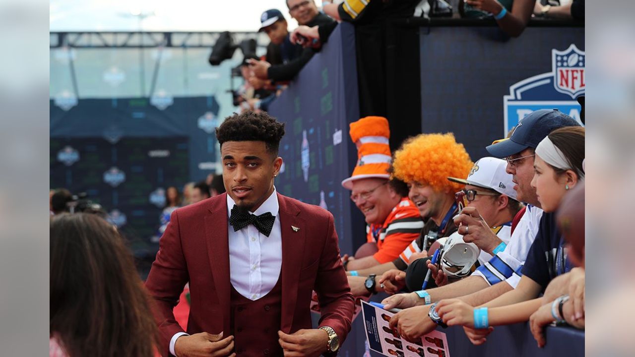 Packers draft pick Jaire Alexander wore his NFL jersey as he walked across  graduation stage - Article - Bardown