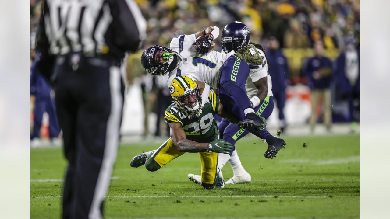 LOOK: Best photos from Week 10 matchup between Seahawks and Packers