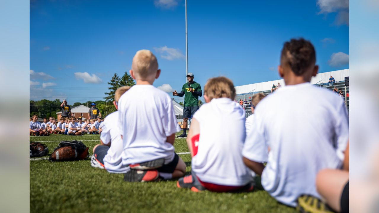 Randall Cobb hosts Football ProCamp in Green Bay