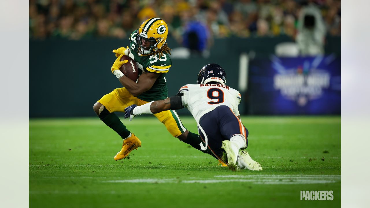 Chicago Bears vs. Green Bay Packers. Fans support on NFL Game. Silhouette  of supporters, big screen with two rivals in background Stock Photo - Alamy