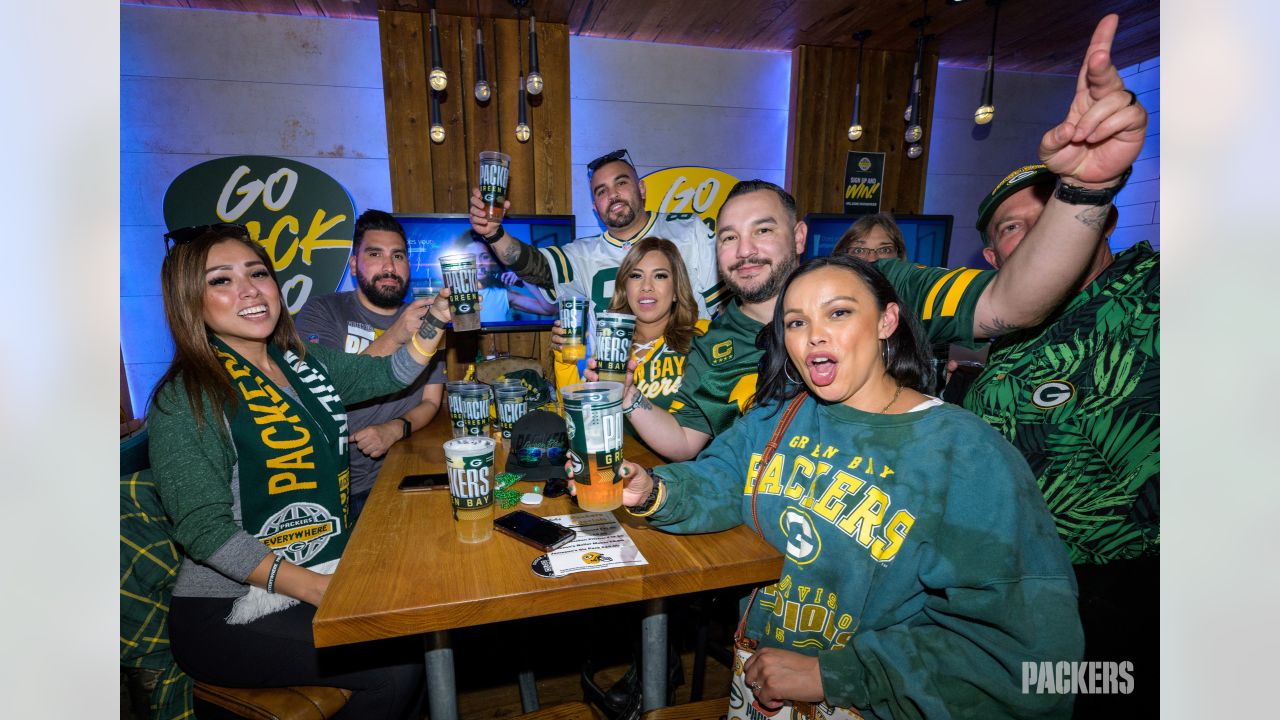 Green Bay Packers Pub Table