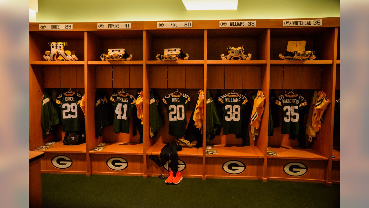 Green Bay Packers on X: Locker room ➡️ field #GBvsATL