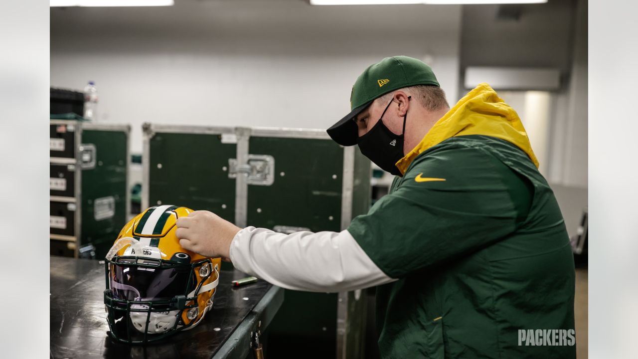 Packers to wear home green jerseys at Soldier Field vs. Bears