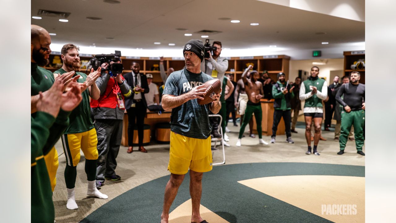 Aaron Rodgers shows off Nicolas Cage bust in his locker