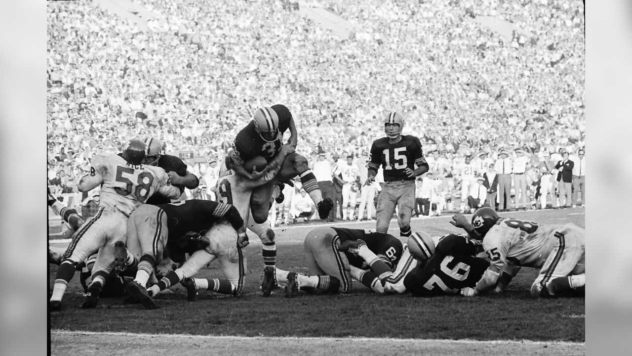 NFL 1967 Super Bowl I Green Bay vs Chiefs Pre Game Handshake Color 8 X 10  Photo