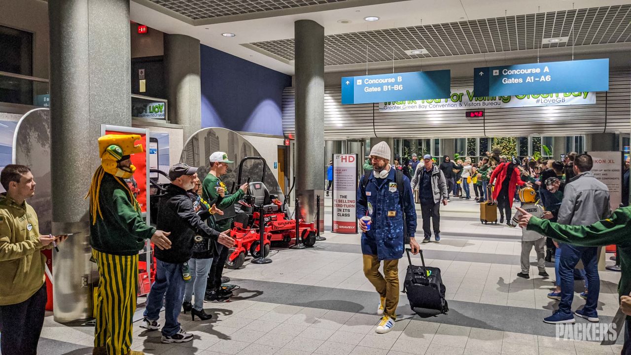 Austin Straubel Airport - Green Bay, WI - Don't let this great opportunity  pass! Today is the last day to enter to win two tickets to the Green Bay  Packers vs. Minnesota